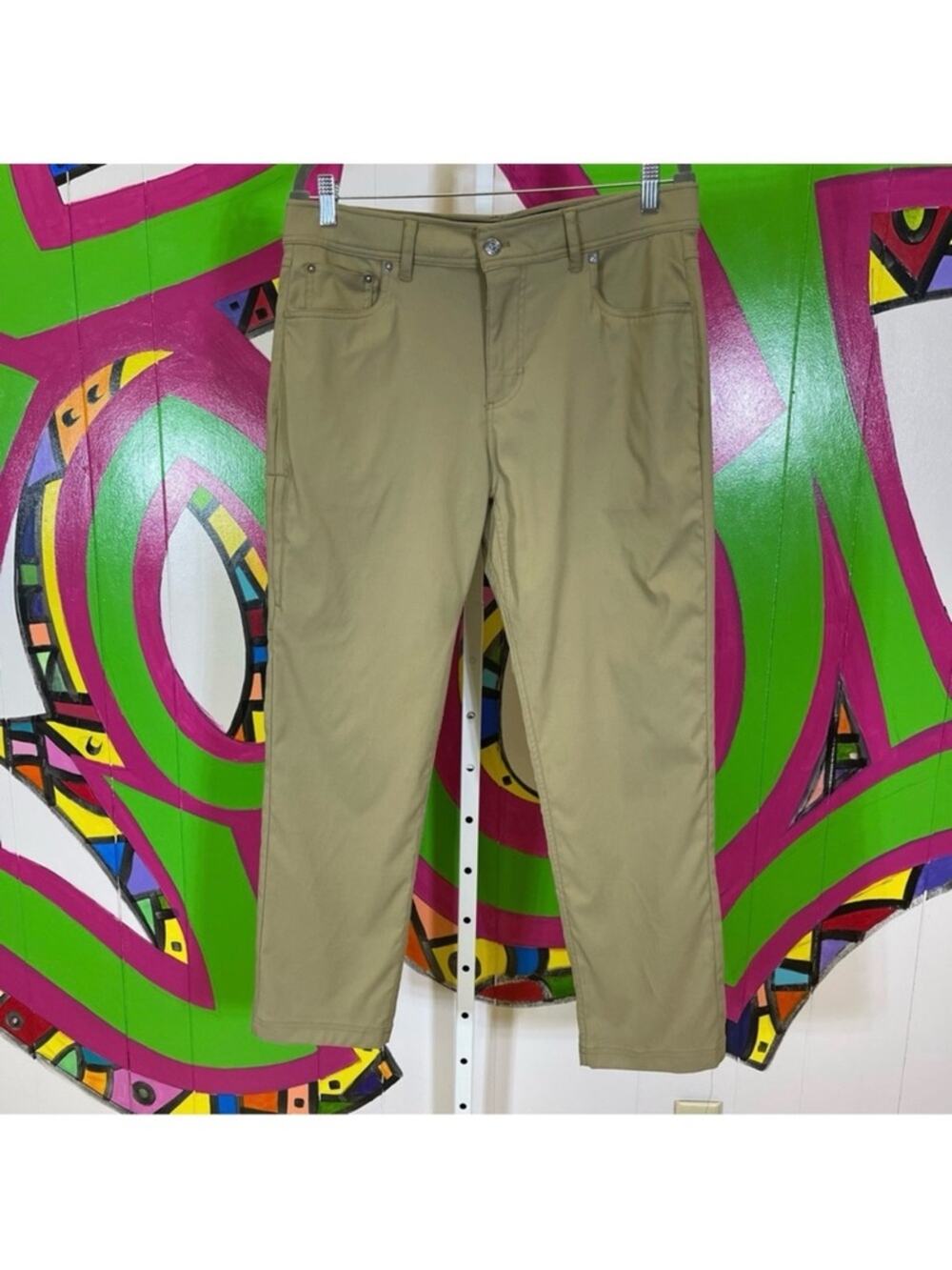 Gerry, Outdoors Hiking Pants. Size 34x29. Tan. Excellent condition!